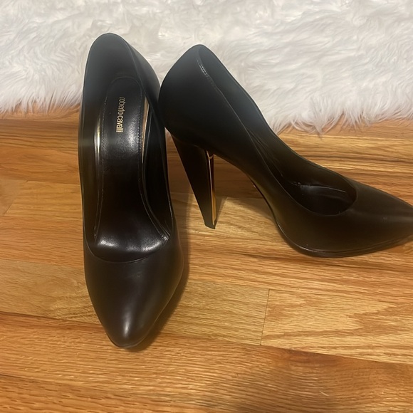 Roberto Cavalli black pumps with gold heel accent - Picture 6 of 11